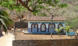 FonsHouse.jpg (99806 bytes)