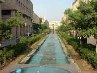 Fountain1.jpg (106954 bytes)