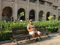 MercadoLes.jpg (43028 bytes)